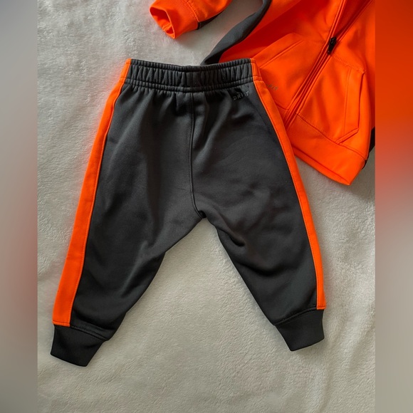 Nike Matching Set Bright Orange Hoodie with Grey Details - Picture 10 of 10